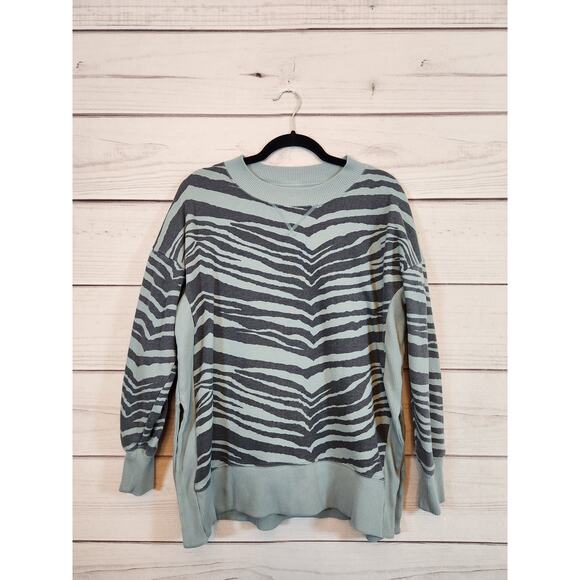 Aerie Women's Green Black Animal Print Oversized Pullover Sweatshirt Size‎ Small - Picture 1 of 6